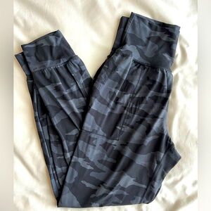 Women’s Athleta Salutation Joggers